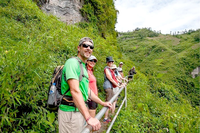 Trekking to conquer the legendary roads in Ha Giang